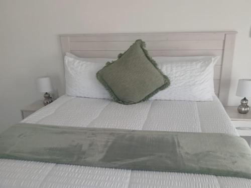 Queen Room with Swimming Pool View