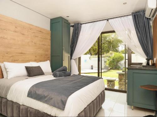 Executive Queen Room