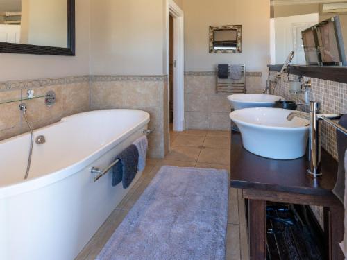 Standard Suite (2)