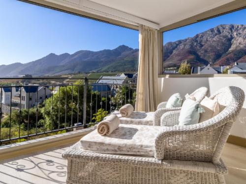 Two Bedroom Mountain View Villa 79