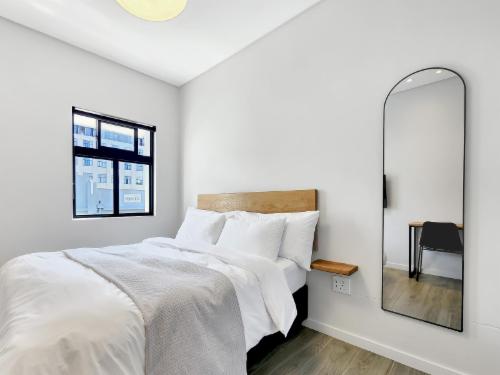 Deluxe Queen Room with View