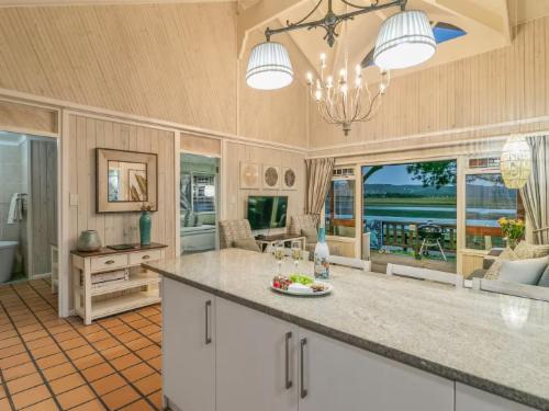 Knysna River Club - Lagoonside Bliss