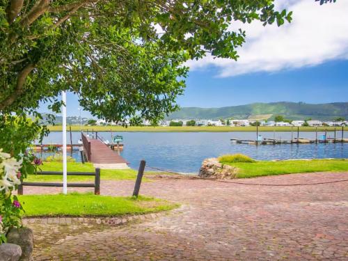 Knysna River Club - Lagoonside Bliss