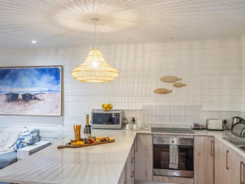 Magical Lagoon-side Chalet 26