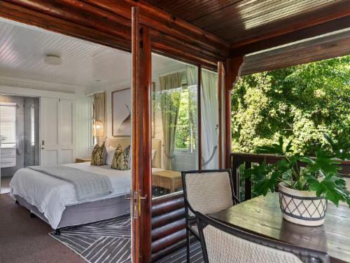 Magical Lagoon-side Chalet 26