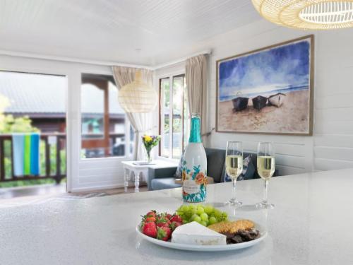 Magical Lagoon-side Chalet 26