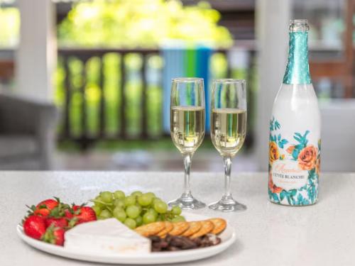 Magical Lagoon-side Chalet 26