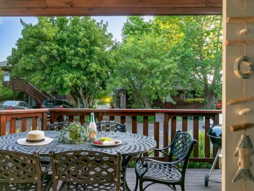 Knysna Lagoon - Summer Breeze