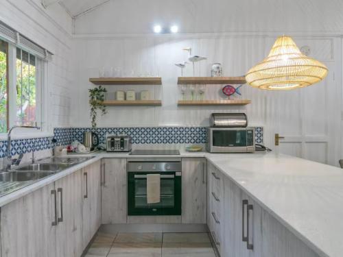 Knysna Lagoon - Summer Breeze