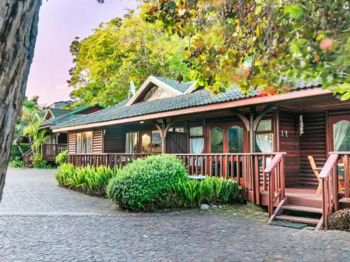 Knysna Lagoon - Summer Breeze