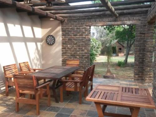 Ma-Ria's 14-Sleeper Farmhouse