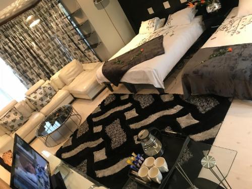 Luxury King/Twin Suite with Jacuzzi