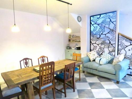 The Baigrie Garden Cottage - Queen Room