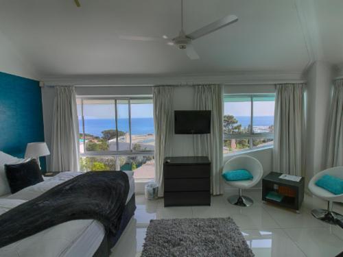 Deluxe Suite with Sea View