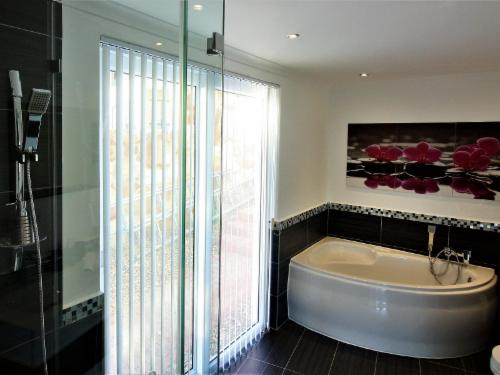 Luxury Suite with Garden View