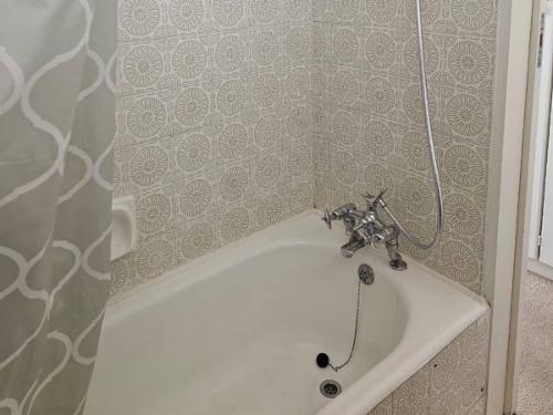 Economy 1-Bedroom Apartment | No. 908